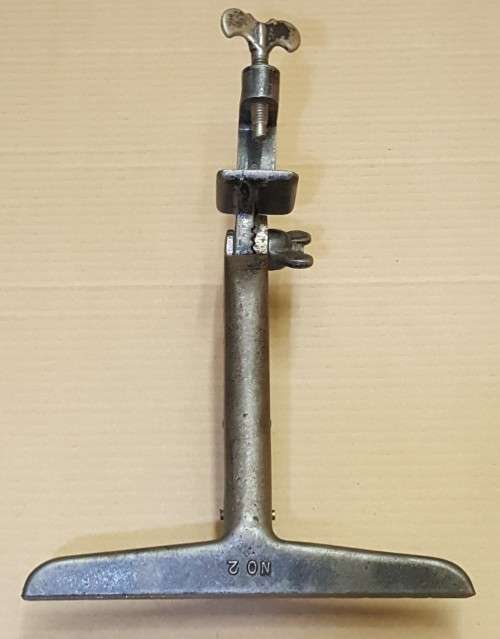 Highly Sought After  Vintage Disston No. 2 Saw Vise