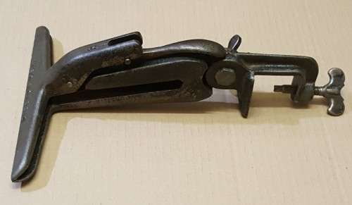 Highly Sought After  Vintage Disston No. 2 Saw Vise