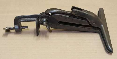 Highly Sought After  Vintage Disston No. 2 Saw Vise