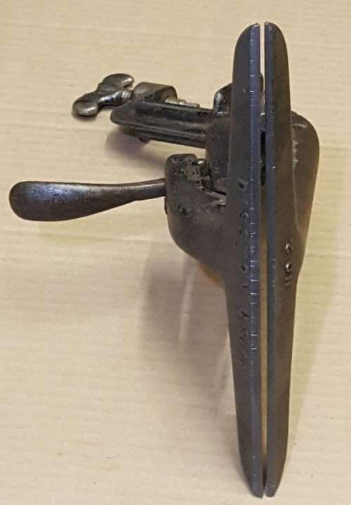 Highly Sought After  Vintage Disston No. 2 Saw Vise