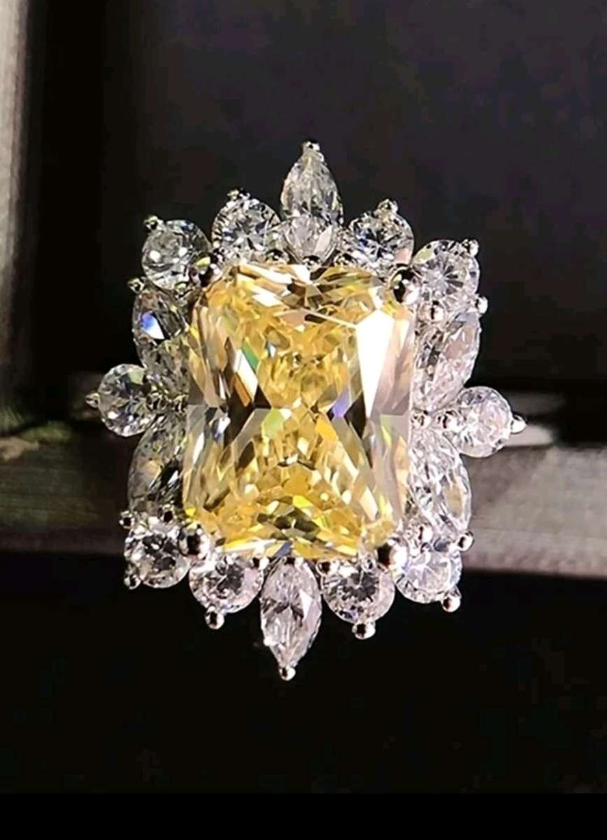 Rhinestone Flower Decor Ring Size 7