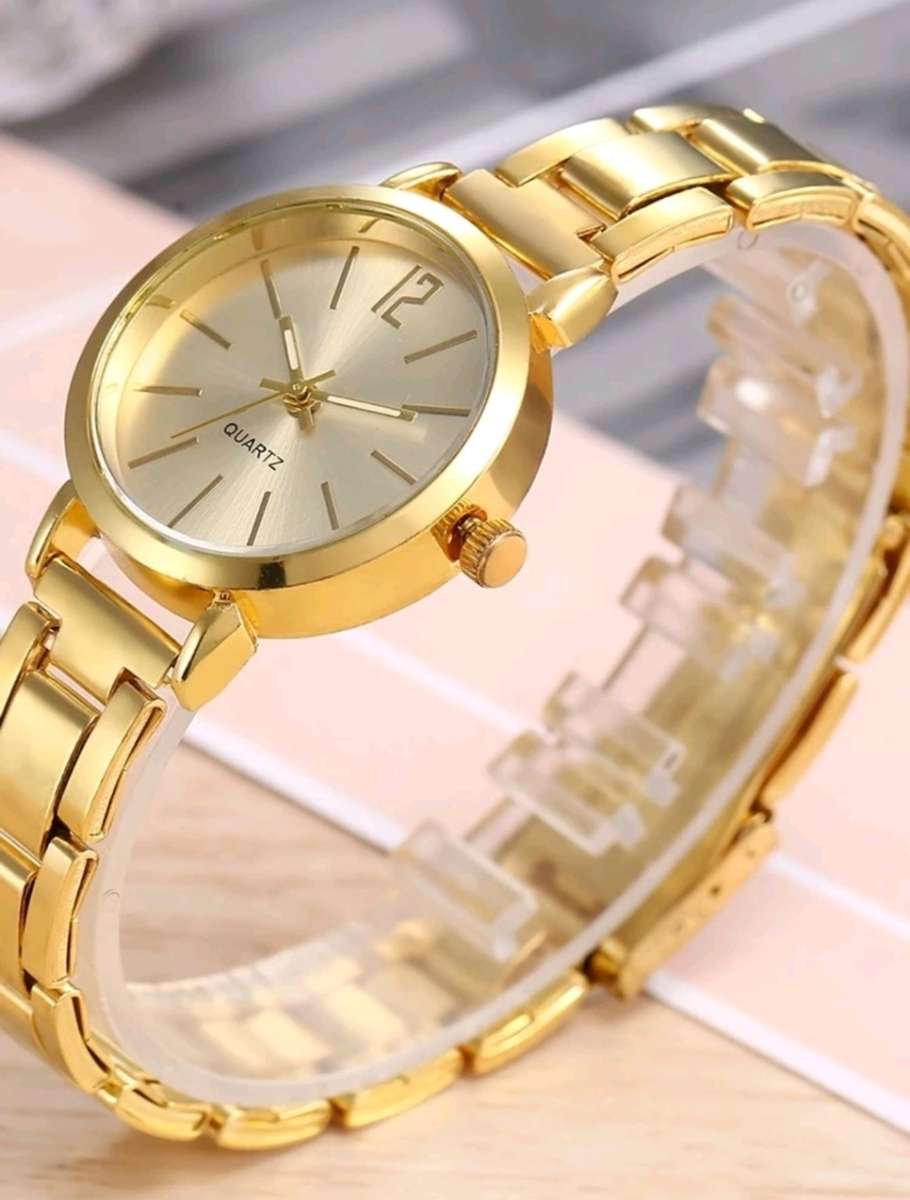 1pc Quartz Wrist Watch And 1pc Bracelet