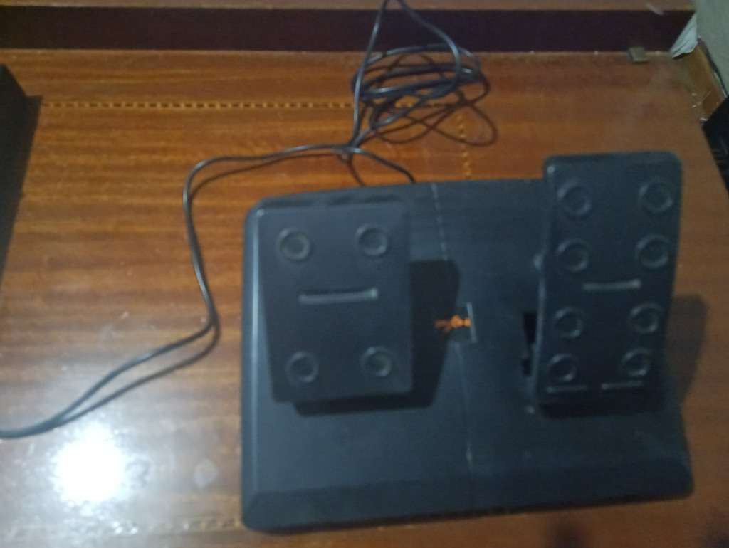 PXN V3 PRO Steering Wheel  like new Compatible with PC, PS3, PS4 and Xbox One