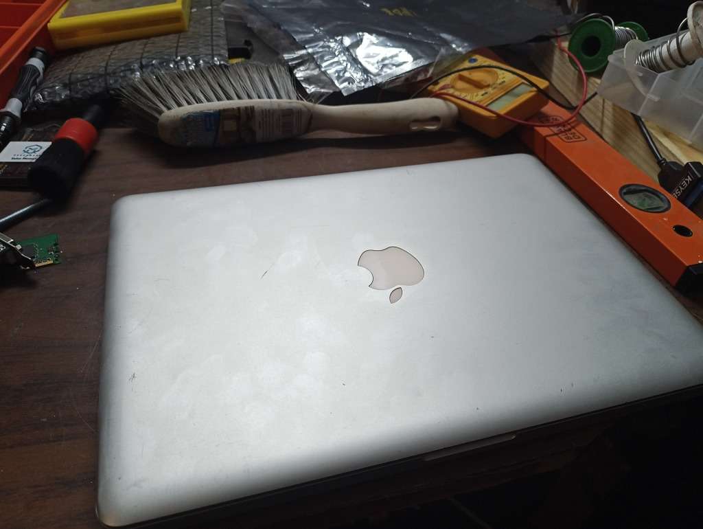 Macbook Pro i5 1TB New Charger