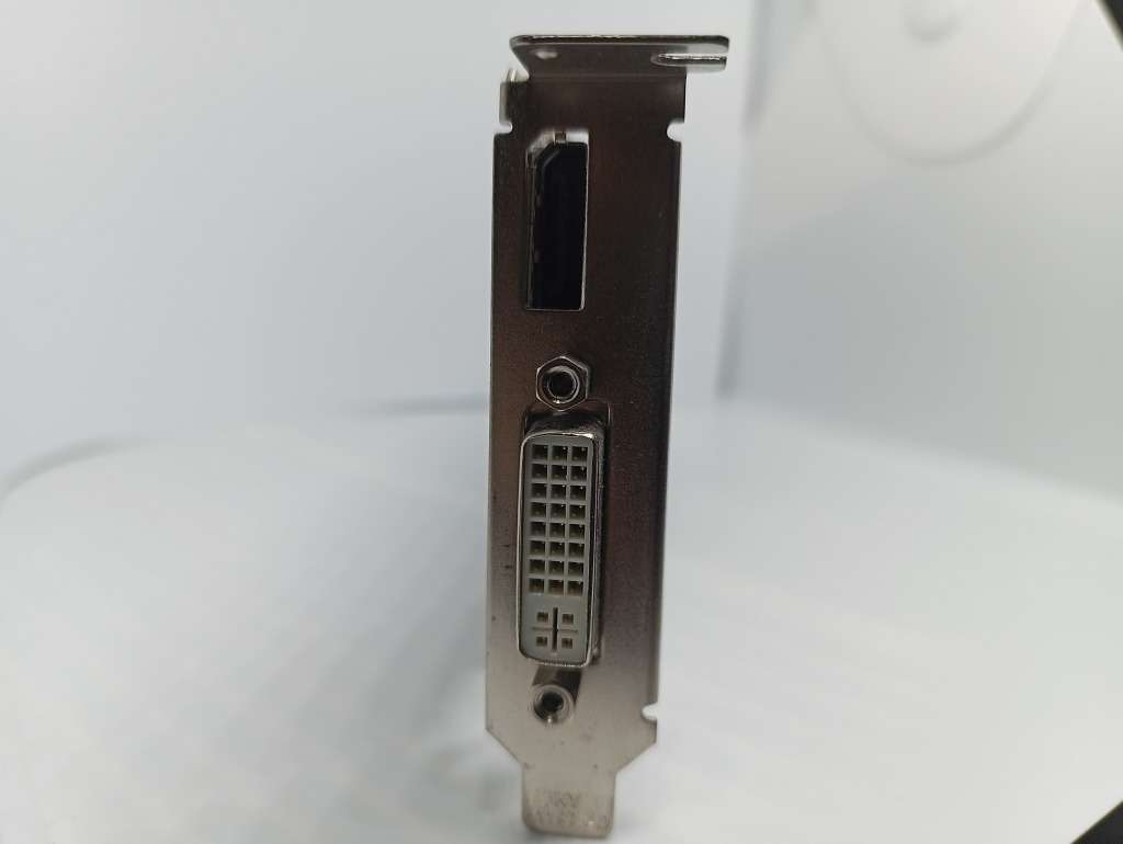 AMD Radeon HD6450 1GB