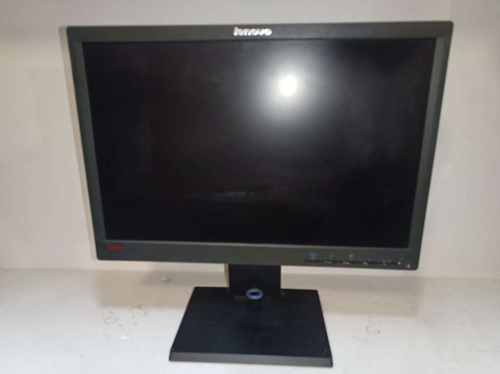 Lenovo 19` Screen DP DVI VGA