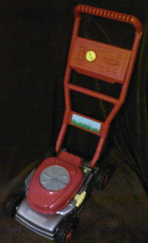 LAWNMOWER TOY