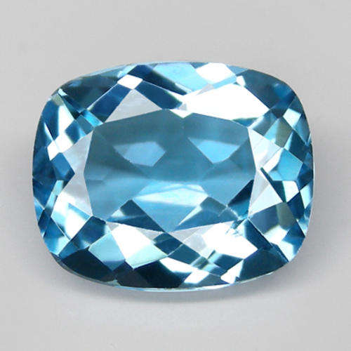 STUNNING 4.28 CTS NATURAL SWISS BLUE TOPAZ!
