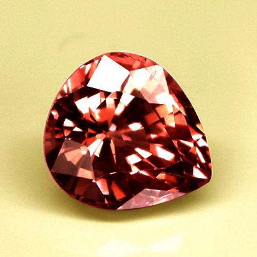 ULTRA RARE 1.95 CT NATURAL COLOUR CHANGE MALAYA GARNET - HARDLY EVER SEEN ON AUCTION!