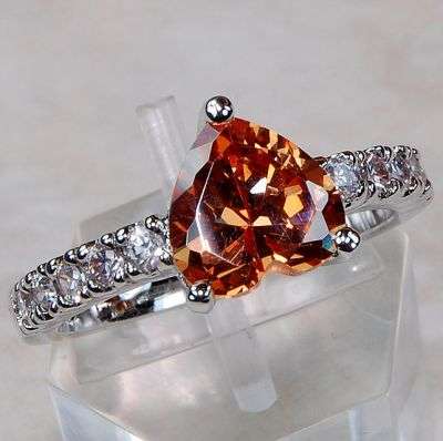 BEAUTIFUL CHAMPAGNE AND DIAMOND WHITE TOPAZ .925 SOLID STERLING SILVER RING!