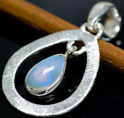BEAUTIFUL NATURAL ETHIOPIAN RAINBOW OPAL .925 SOLID STERLING SILVER PENDANT!