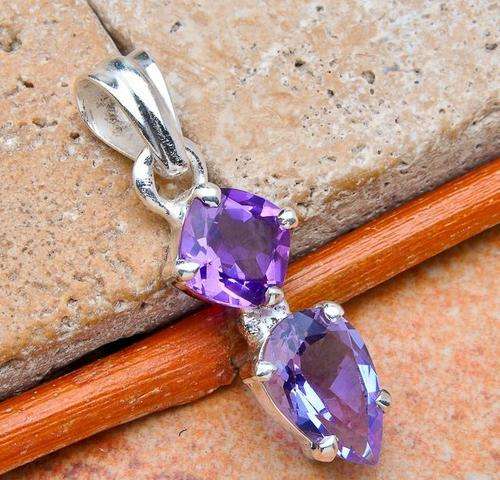 FANTASTIC COLOUR CHANGE ALEXANDRITE .925 SOLID STERLING SILVER PENDANT!