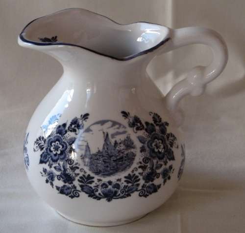 Oude Molen Fabriek B.V Delft Jug.