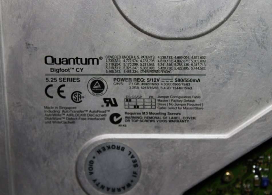 Vintage Quantum Bigfoot 525 Series 2.1GB  Hard Drive from 1997