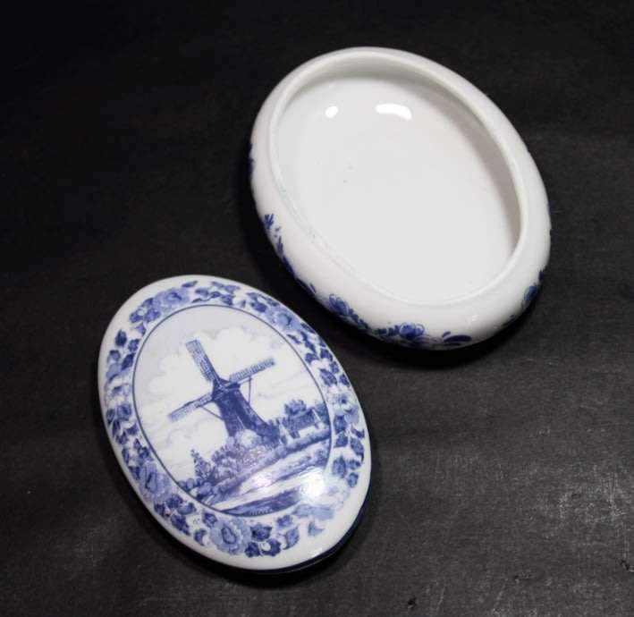 Delft Trinket Box.