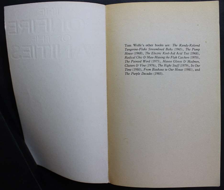 The Bonfire Of The Vanities by Tom Wolfe, Softcover Book