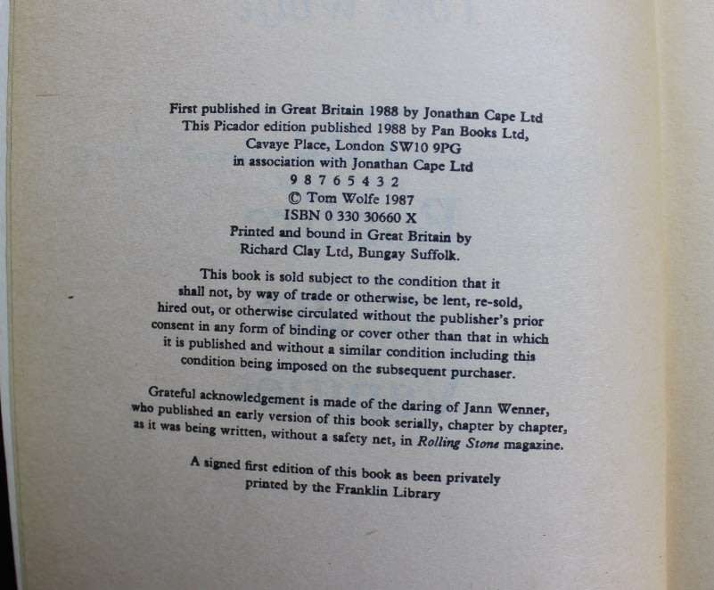 The Bonfire Of The Vanities by Tom Wolfe, Softcover Book