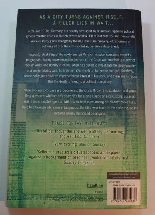 Straight Into Darkness By Faye Kellerman Softcover Book