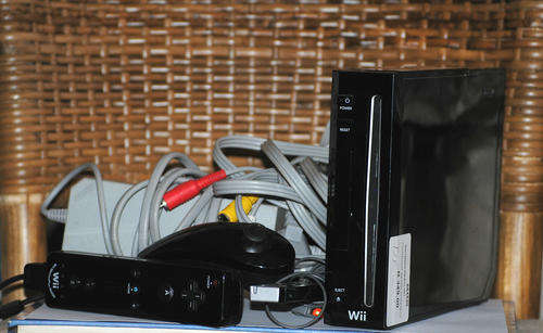 Black Wii Bundle (Includes Super Mario Bros Wii game!!)