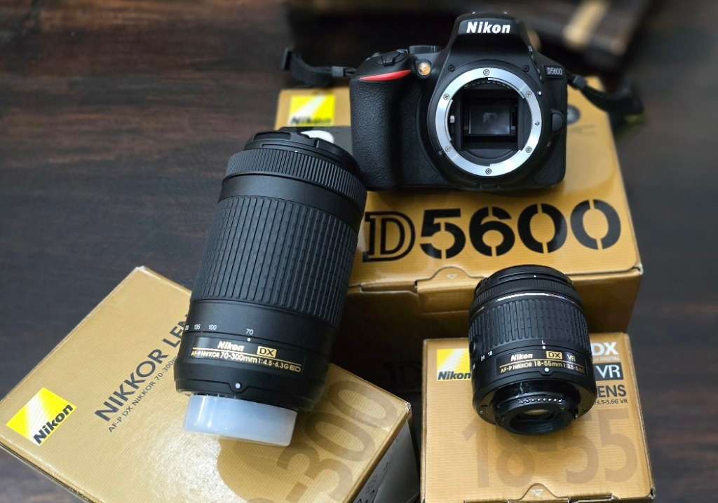 NIKON D5600 CAMERA AND LENS