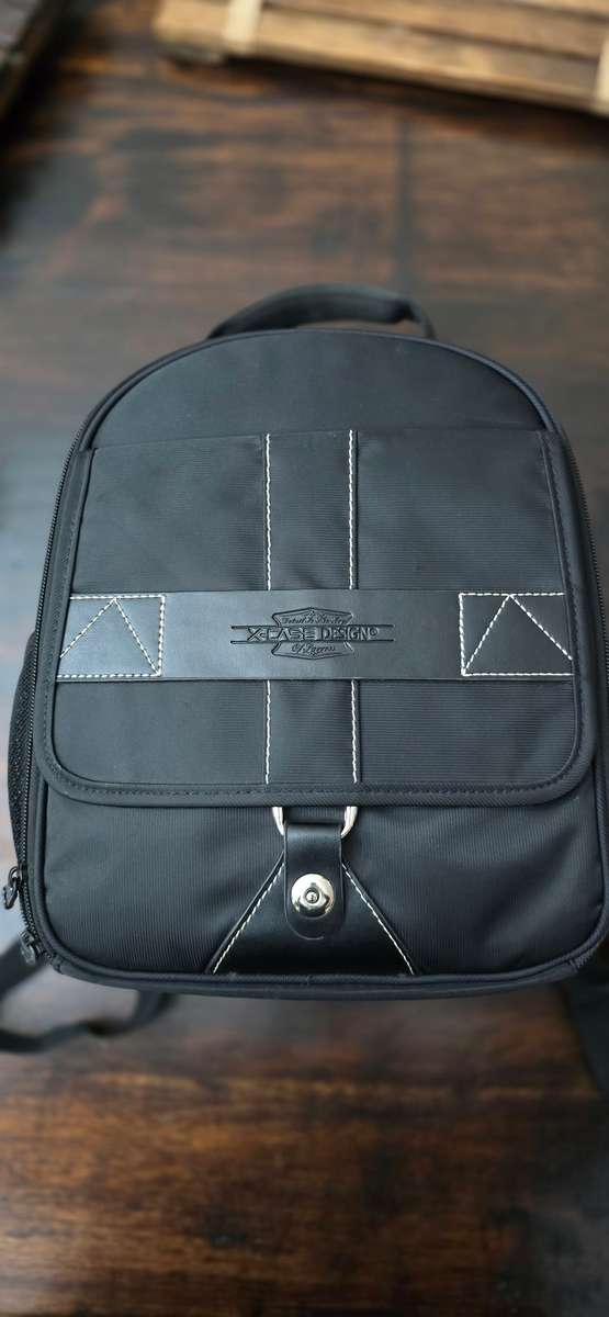 NIKON D5600 CAMERA AND LENS