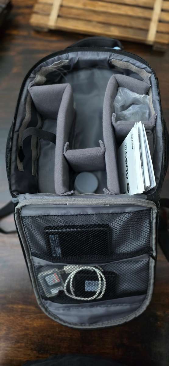 NIKON D5600 CAMERA AND LENS