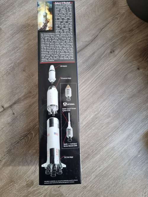 DRAGON WINGS 56111 APOLLO 11 LUNAR LANDING 40TH ANNIVERSARY SATURN V 1:400 SCALE
