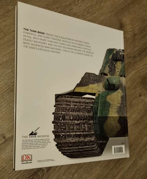 The Tank Book - The Definitive Visual History of Armoured Vehicles (Hardcover)
