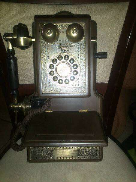 ANTIQUE LOOKING WALL MOUNTED TELEPHONE