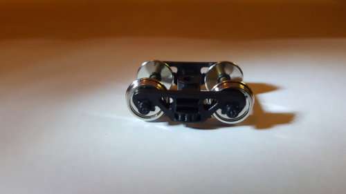 Accurail Set of 2 Bougies with Metal Wheels (Brand New)