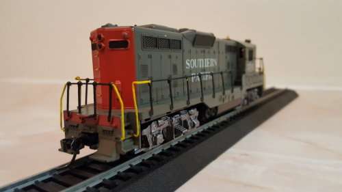 Athearn - Southern Pacific GP9 Powered Diesel. (Not Boxed)