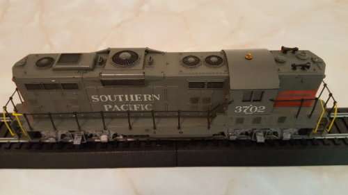Athearn - Southern Pacific GP9 Powered Diesel. (Not Boxed)