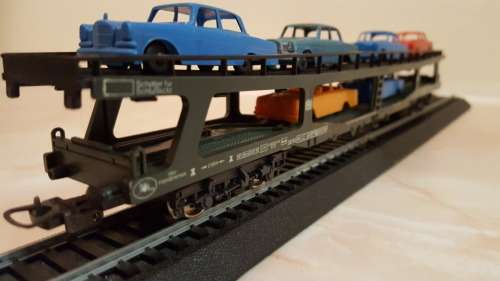 Lima - Double Deck Car Carrier c/with cars. (Not Boxed)