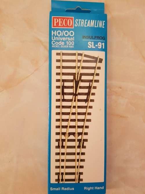 Peco SL-91 Streamline Small Radius Right Hand Point Insulfrog.