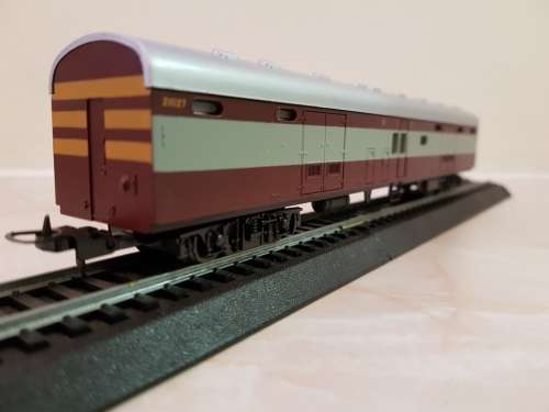 Lima Trans Karoo Baggage Van. (Original Boxed)