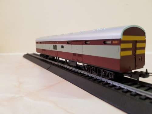 Lima Trans Karoo Baggage Van. (Original Boxed)