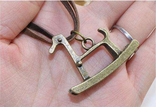 Fashion Vintage Style Pony Sweater Chain/Necklace