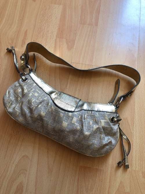 Guess Ladies Fashion Handbag