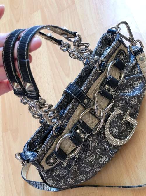 Guess Ladies Fashion Handbag