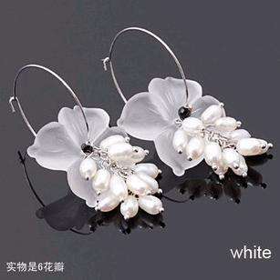 White Flower and Pearls Dangling Earrings