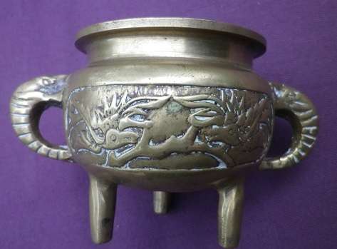 SMALL UNUSUAL ANTIQUE THREE LEGGED CHINESE BRASS POT WITH ELEPHANT HANDLES & DEER MOTIEF