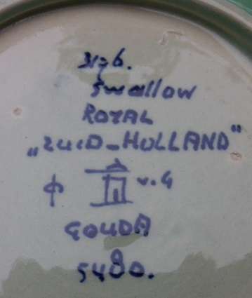 UNUSUAL "ROYAL ZUID HOLLAND" GOUDA HANDPAINTED CANDY DISH. SWALLOW DESIGN.