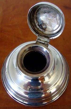 NB NB FOR EYEBEE ONLY. THANK YOU Hallmarked silver inkwell with hinged lid, Napper & Davenport