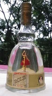 Incredible! VINTAGE BOLS MUSICAL BALLERINA CURACAO LIQUEUR BOTTLE. SEALED. WORKS PERFECTLY