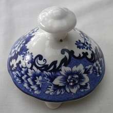 PRETTY & PRACTICAL ATTRACTIVE BLUE & WHITE WILLIAM JAMES TEA POT 'PASTORAL SYMPHONY"