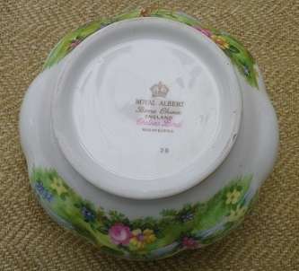 EXQUISITE, RARE ROYAL ALBERT BLUE 'CHELSEA BIRD"  SUGAR BASIN. Reg. No: 839184 MINT CONDITION