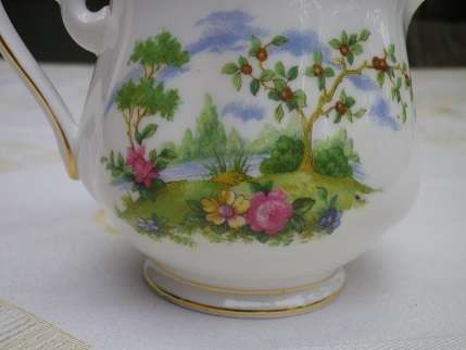 EXQUISITE, RARE ROYAL ALBERT BLUE 'CHELSEA BIRD"  MILK JUG. Reg. No: 839184 MINT CONDITION