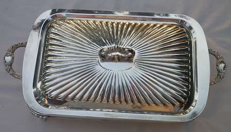 MAGNIFICENT ORNATE SILVER-PLATED RECTANGULAR LIDDED WARMING DISH HOLDER WITH GLASS INNER