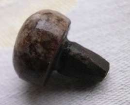 MOST UNUSUAL & INTERESTING VINTAGE ORIENTAL CARVED STONE PERFUME BOTTLE.