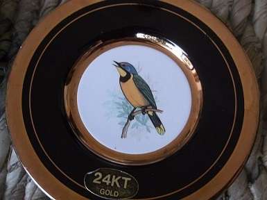 Six beautiful Japanese 24 Carat Gold & enamel on porcelain small bird plates. 10.3 cm